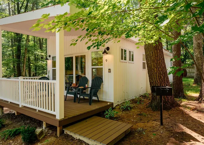 Beach L Hot Tub L Arbutus Lake L 15 Min To Dt Tc